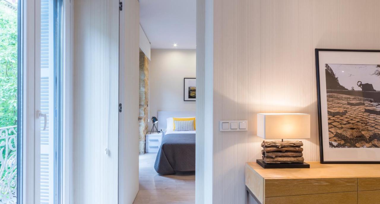 Apartamentos Bellas Artes San Sebastian Exterior photo